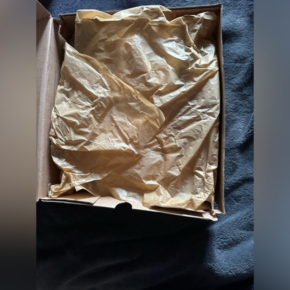 NIB Koolaburra By UGG Aubrei Short Boot - Kids' - Chestnut - Size 5 - Picture 11 of 14